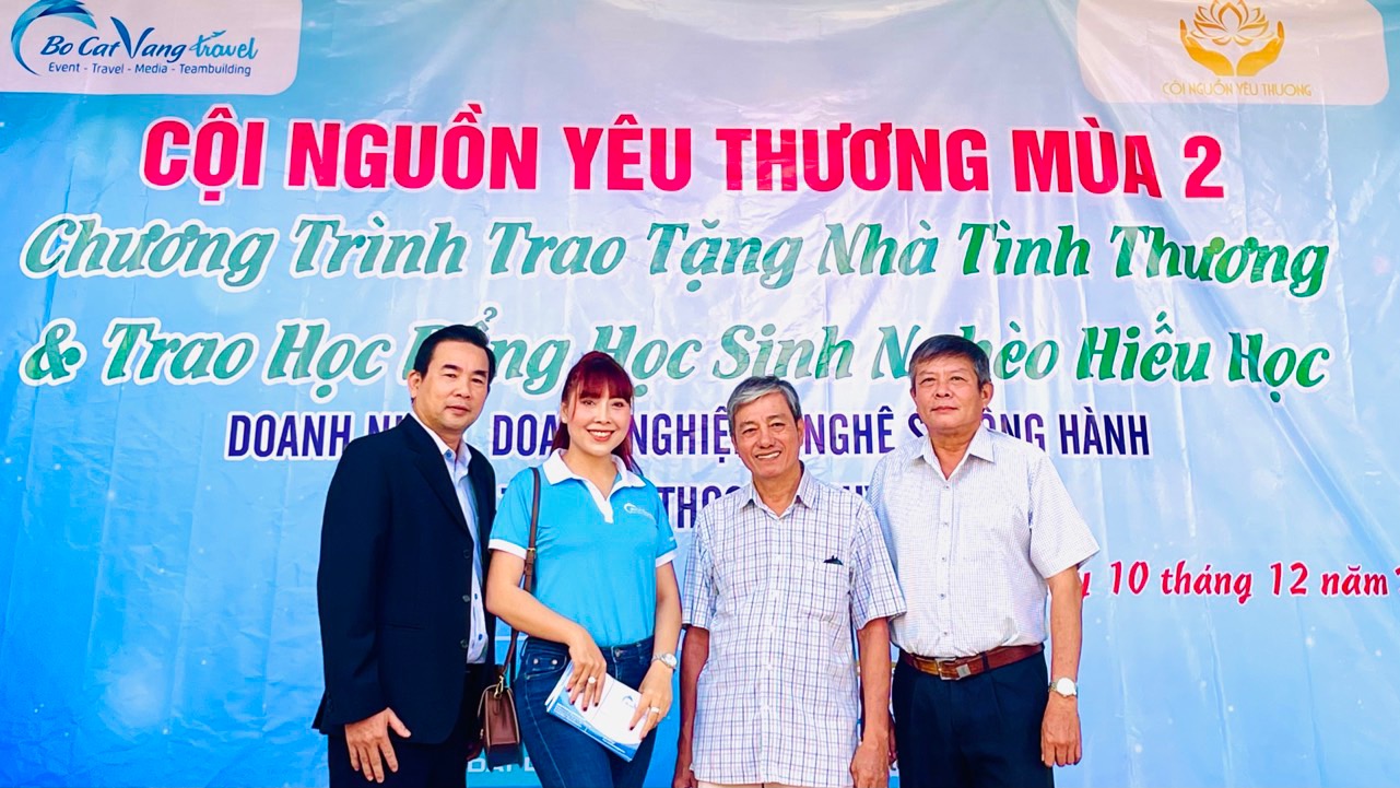 TRAO 50 SUẤT HỌC BỔNG VÀ NHÀ TÌNH THƯƠNG TẠI BÌNH THUẬN